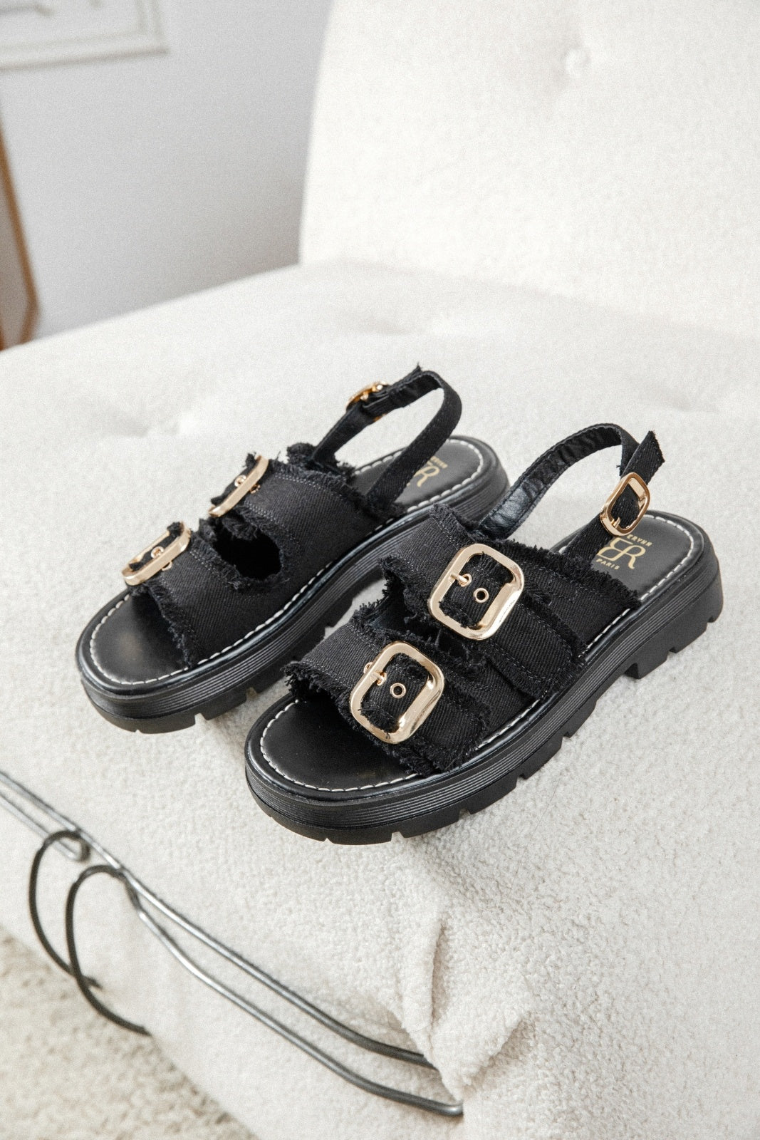 Rialta | Black Wedge Sandal