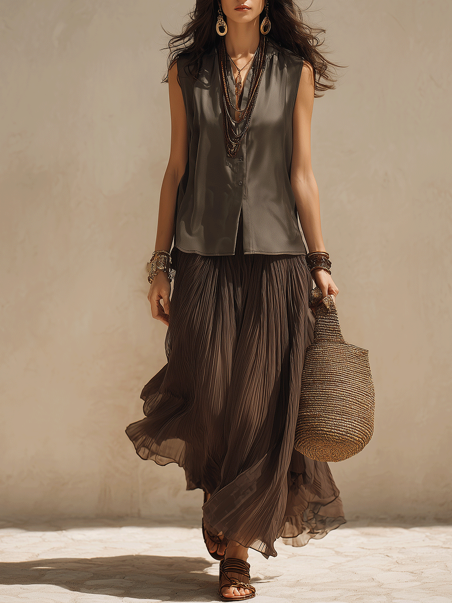 Della | Chic Dark Pleated Maxi Skirt