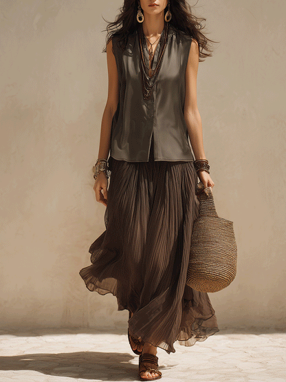 Della | Chic Dark Pleated Maxi Skirt