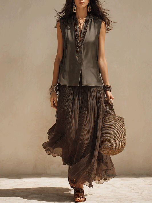 Della | Chic Dark Pleated Maxi Skirt