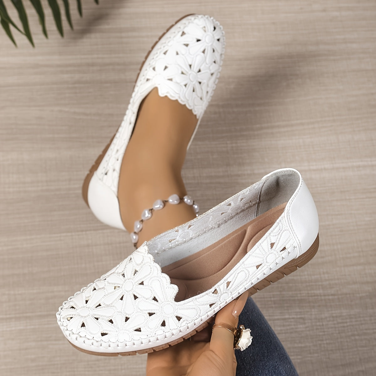 White / 9