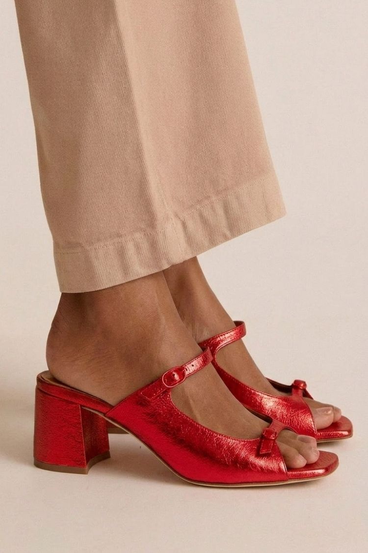 Bright Red / 10.5