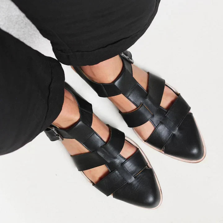 Black (Almost sold out) / 12