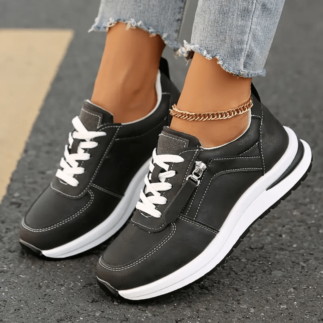 Black / 11