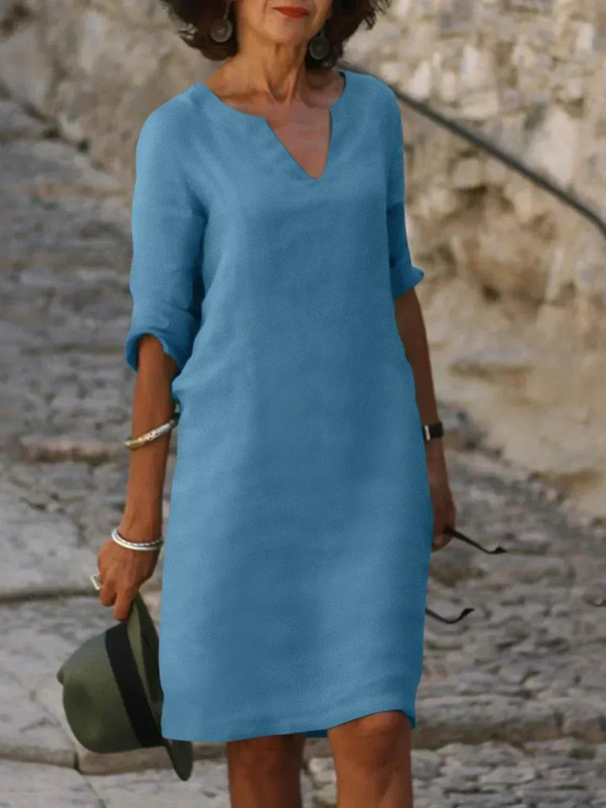 Lola - Relaxed V-Neck Dress