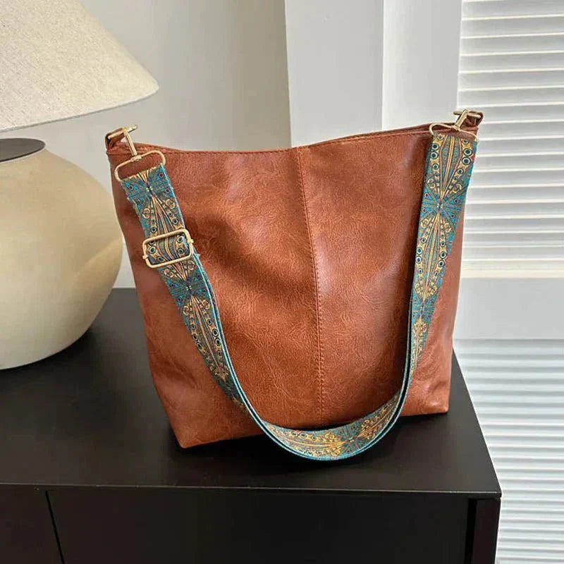 Tyla | Urban Heritage Shoulder Bag