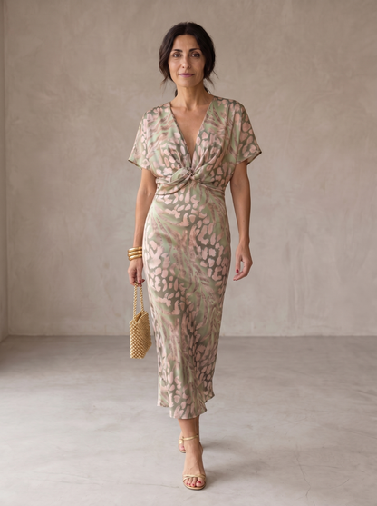 Sophie | Elegant Dress in Light Flowing Fabric
