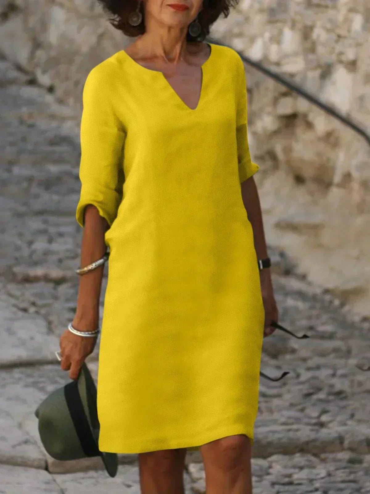 Lola - Relaxed V-Neck Dress - Alira - Boutique