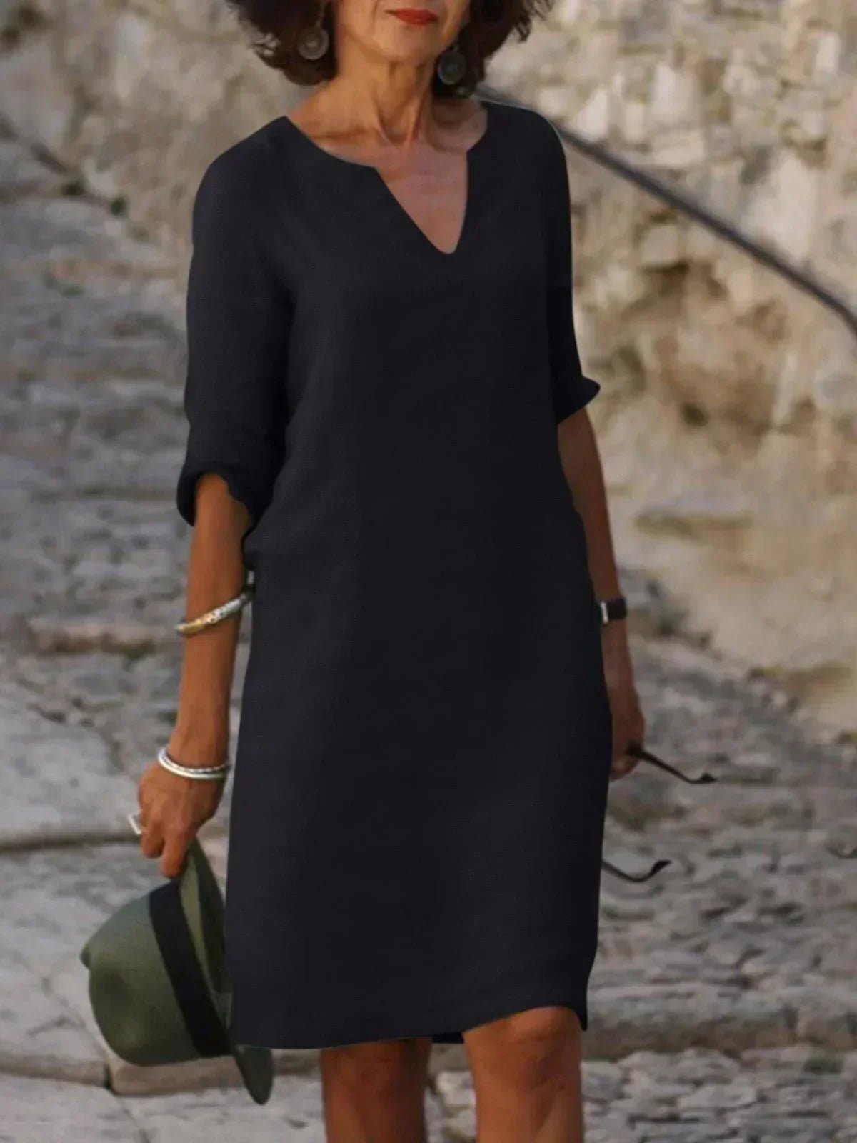 Lola - Relaxed V-Neck Dress - Alira - Boutique