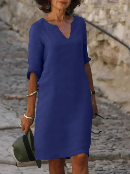 Lola - Relaxed V-Neck Dress