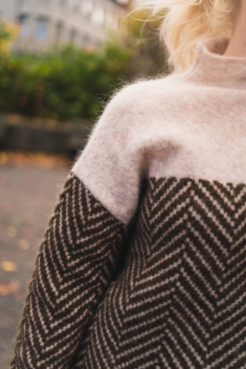 Gia | Luxury Cashmere Turtleneck Jumper
